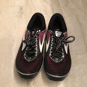Woman’s Brooks Ghost 10 Running Shoes